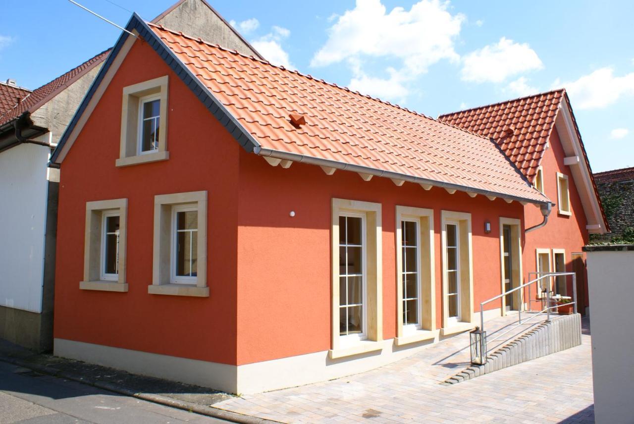 Gaestehaus Ressler Harxheim Exterior foto